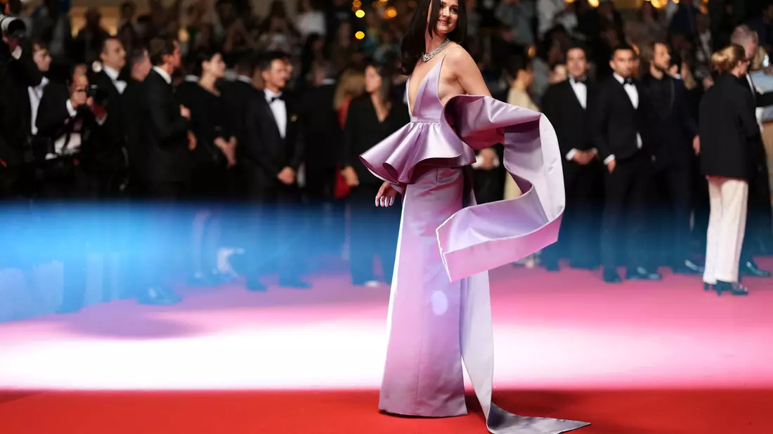 Renate Reinsve vor der Premiere von «Sentimental Value».  - Bild: Scott A Garfitt/Invision/AP/dpa