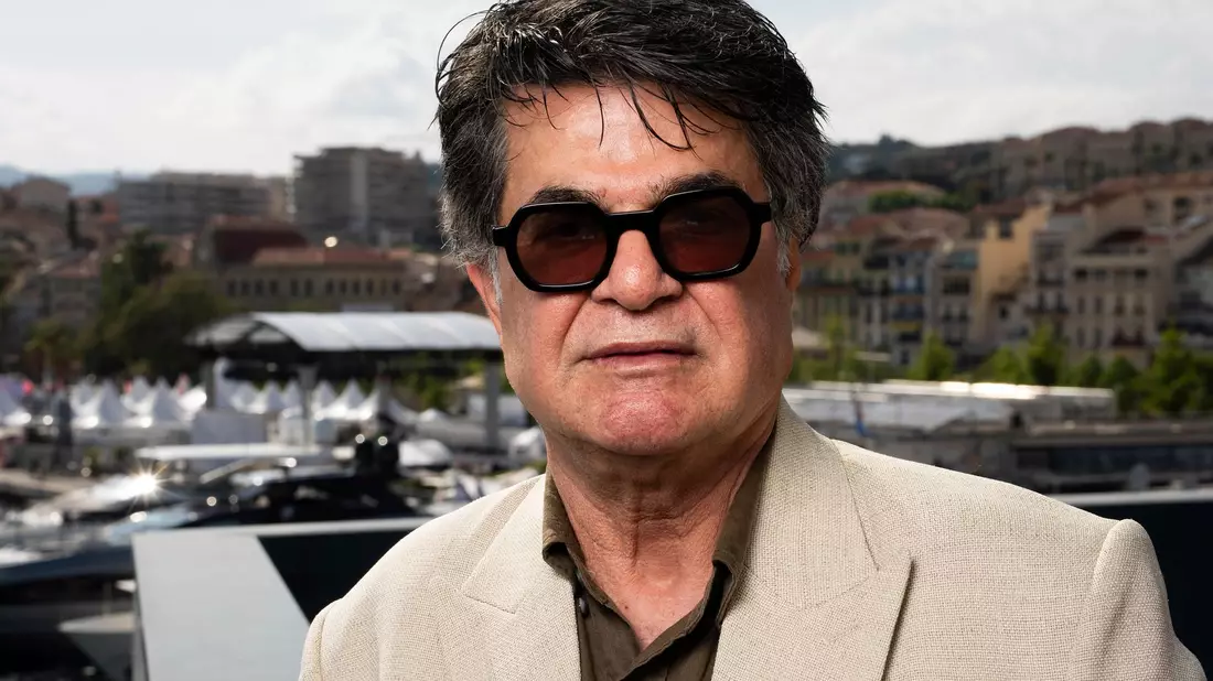 Jafar Panahi reiste nach langer Zeit wieder persönlich zu einem Festival.  - Bild: Scott A Garfitt/Invision/AP/dpa