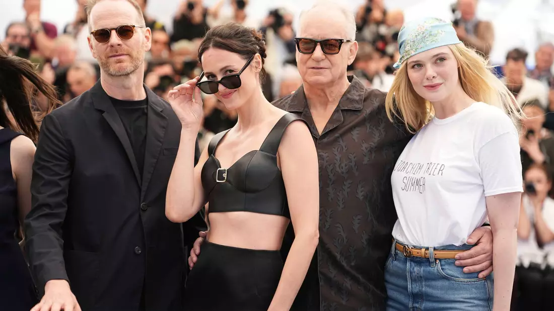 Das Filmteam von «Sentimental Value» in Cannes. - Bild: Scott A Garfitt/Invision via AP/dpa