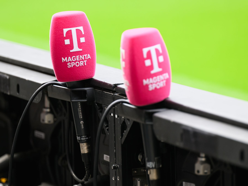 Die Telekom hat sich die TV-Rechte für die WM 2026 gesichert. - Foto: Robert Michael/dpa