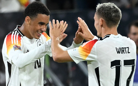 Die Spiele der Fußball-WM 2026, für die sich die DFB-Stars Jamal Musiala und Florian Wirtz qualifizieren wollen, werden bei der Telekom zu sehen sein. - Foto: Fabian Strauch/dpa