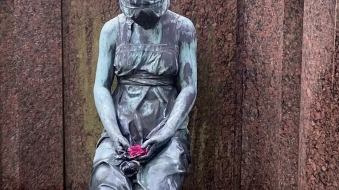 POL-HRO: Rostocker Bronzeplastiken im Wert von mehr als 37.000 Euro in Berlin sichergestellt - Kunstdiebstähle vom Neuen Friedhof aufgeklärt - Bild: presseportal.de