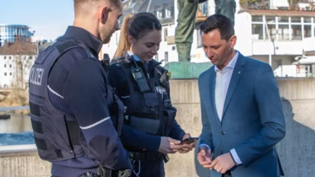 POL-SI: Landrat Andreas Müller: Langer Atem zahlt sich aus Strategische Fahndung: Viele Kontrollen, wenig Verstöße, zwei Bereichsbetretungsverbote #polsiwi - Bild: presseportal.de