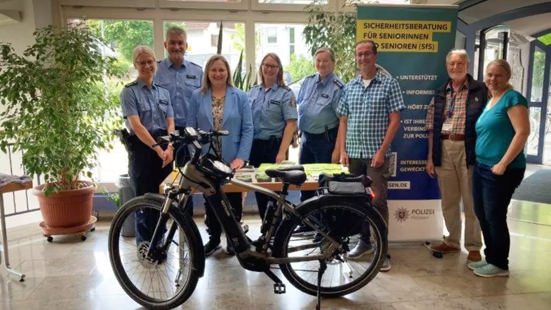 POL-OF: Fahrradcodierung und Seniorenschutz: Erfolgreiche Präventionsveranstaltung im Bürgertreff - Bild: presseportal.de