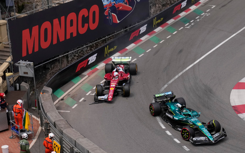 Charles Leclerc auf der Strecke in Monaco. - Foto: Manu Fernandez/AP/dpa