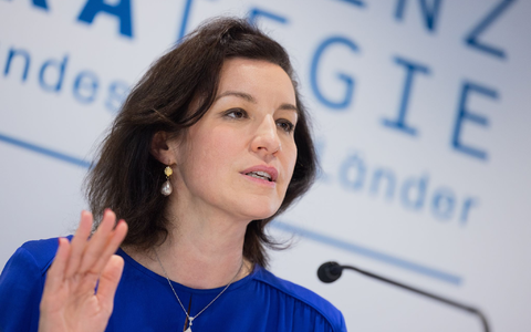 Forschungsministerin Dorothee BĂ€r nennt die neuen Vorgaben fĂŒr Harvard «fatal». (Archivbild) - Foto: Rolf Vennenbernd/dpa Forschungsministerin Dorothee BĂ€r nennt die neuen Vorgaben fĂŒr Harvard «fatal». (Archivbild) - Foto: Rolf Vennenbernd/dpa