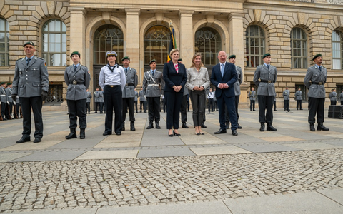 Feierliches Gelöbnis der Bundeswehr vor dem Abgeordnetenhaus von Berlin - Foto: presseportal.de