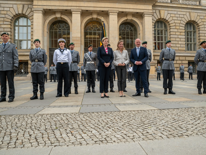 Feierliches Gelöbnis der Bundeswehr vor dem Abgeordnetenhaus von Berlin - Foto: presseportal.de