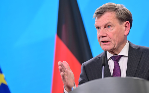 Bundesaußenminister Johann Wadephul (CDU) warnt Konsequenzen eines Zollstreits mit den USA.  - Foto: Sebastian Christoph Gollnow/dpa