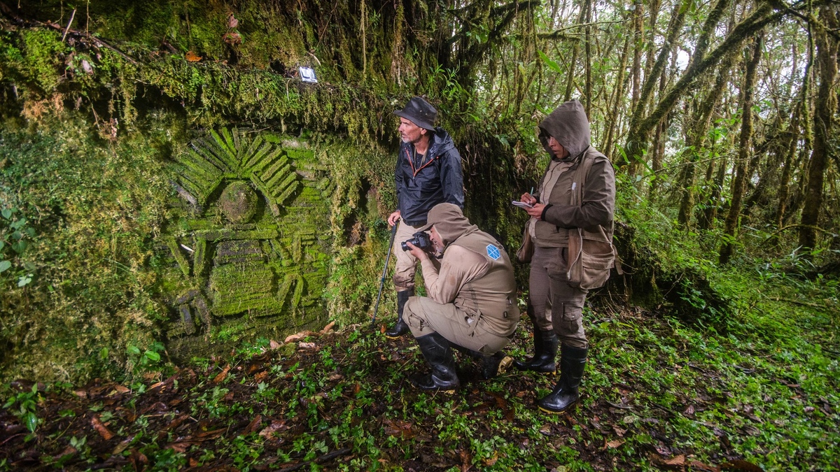 Die Chachapoya verzierten die Häuser mit Mosaiken. - Foto: Heinz Plenge Pardo/World Monuments Fund/dpa