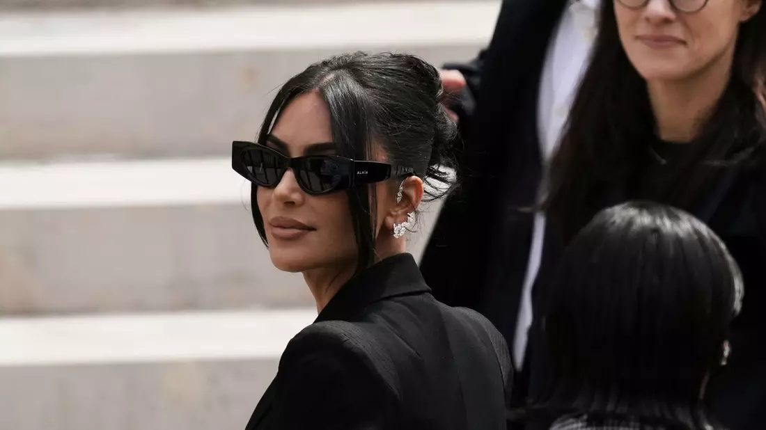 Zwei der Hauptangeklagten entschuldigten sich bei Kim Kardashian (Archivbild). - Bild: Aurelien Morissard/AP/dpa