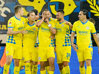 Der Anfang vom Ende für den 1. FC Saarbrücken: Torwart Menzel kann das 0:1 nicht verhindern. - Foto: Uwe Anspach/dpa