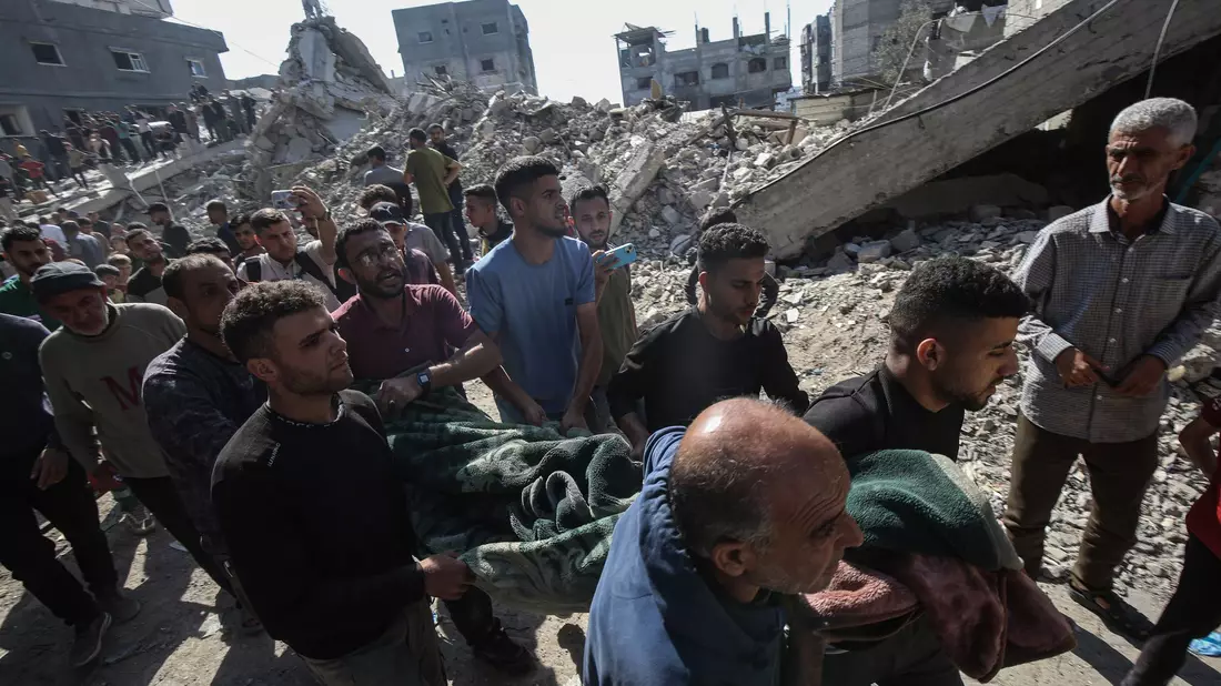 Israels Armee setzt ihre Angriffe in Gaza fort.   - Bild: Omar Ashtawy/APA Images via ZUMA Press Wire/dpa