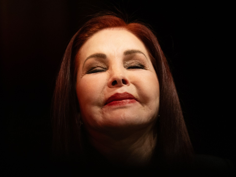 In Deutschland begann ihre Romanze mit Elvis Presley.  - Foto: Boris Roessler/dpa