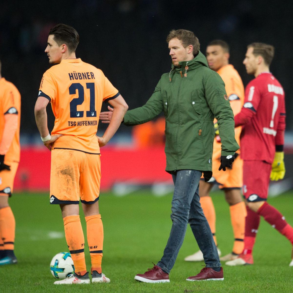 Gemeinsame Hoffenheimer Zeit: Benjamin Hübner (l) und Julian Nagelsmann (r). - Foto: Annegret Hilse/dpa