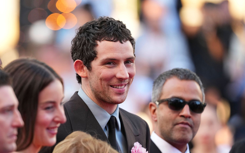 Josh O'Connor vor der Premiere von «The Mastermind». - Foto: Scott A Garfitt/Invision/AP/dpa