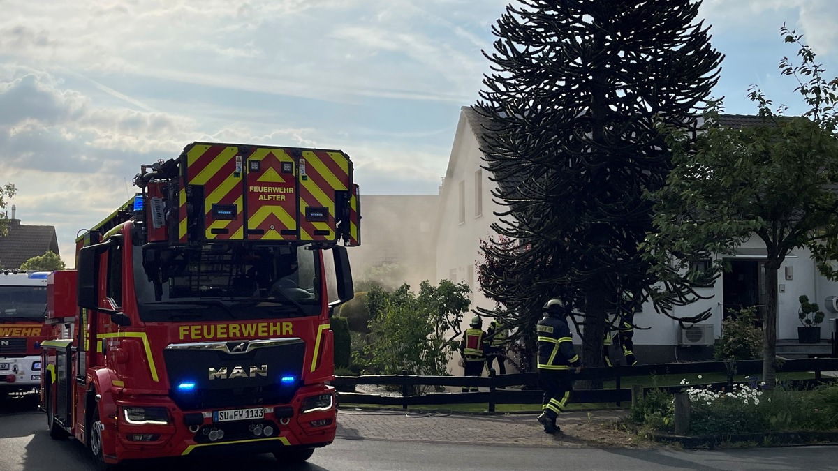 FW Alfter: Kellerbrand in Alfter-Witterschlick - eine Person verletzt - Foto: presseportal.de