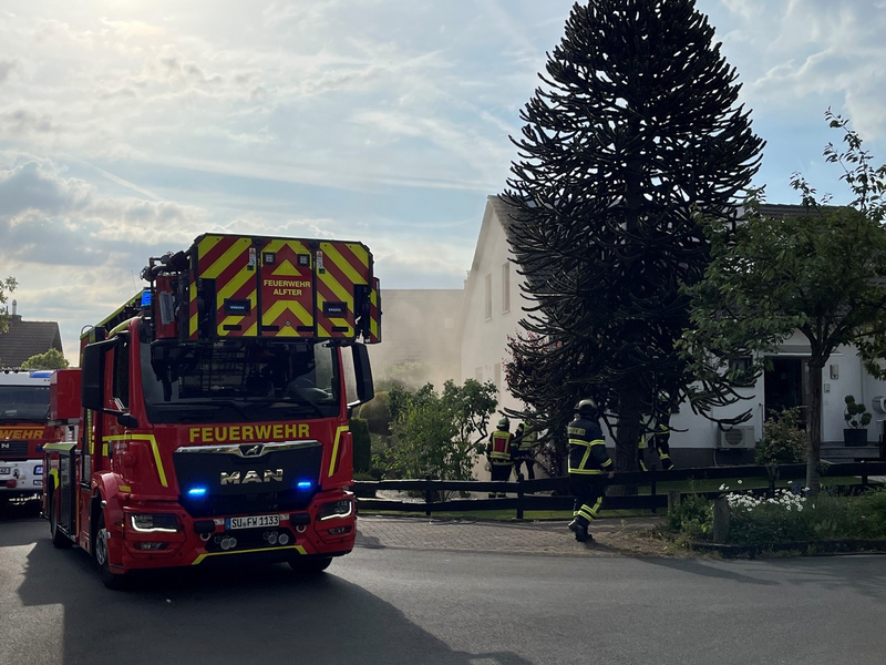 FW Alfter: Kellerbrand in Alfter-Witterschlick - eine Person verletzt - Foto: presseportal.de