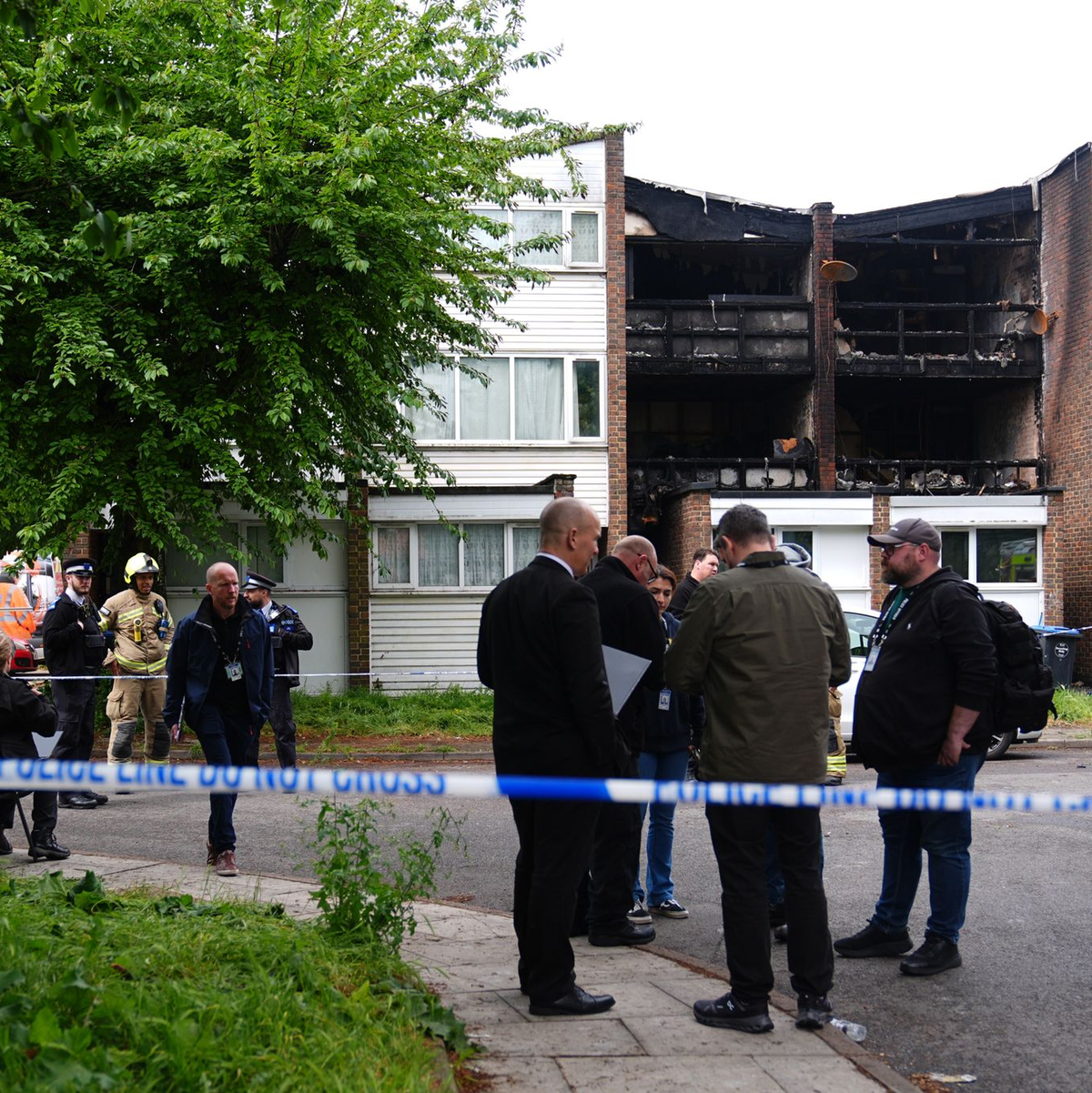 Die Polizei wurde zu dem Hausbrand gerufen. - Foto: James Manning/PA Wire/dpa