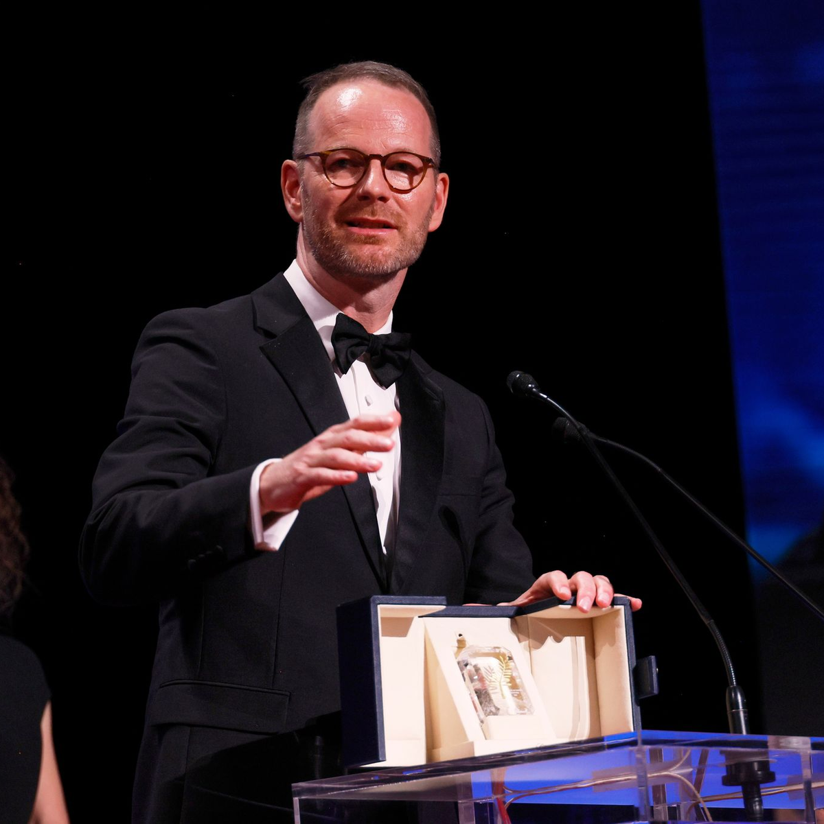 Cate Blanchett, Jafar Panahi und Juliette Binoche auf der Bühne. - Foto: Joel C Ryan/Invision/AP/dpa