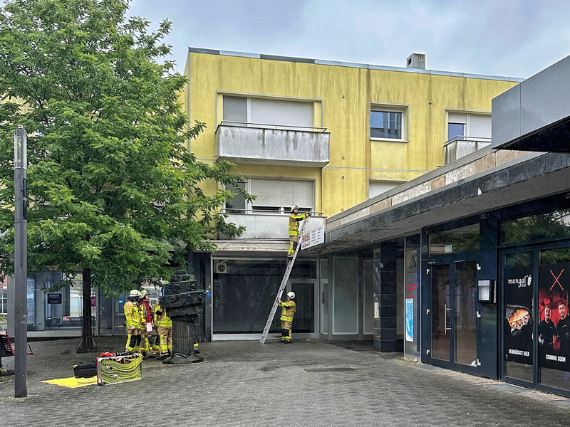 FW Grevenbroich: Feuerwehr rettet zwölf Personen bei Kellerbrand in Grevenbroich - Foto: presseportal.de
