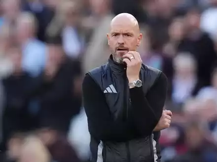 Trainer Erik ten Hag steht einem Bericht zufolge unmittelbar vor der Unterschrift bei Bayer Leverkusen. - Foto: John Walton/PA Wire/dpa