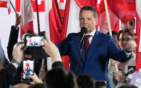 Mit Karol Nawrocki übernimmt ein politisch unerfahrener EU-Skeptiker das Präsidentenamt. - Foto: Czarek Sokolowski/AP/dpa