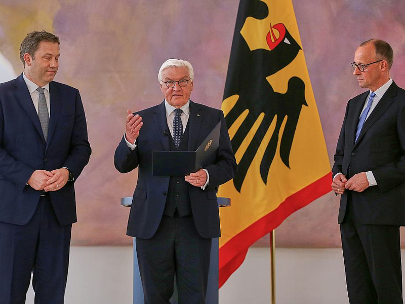 Lars Klingbeil, Frank-Walter Steinmeier und Friedrich Merz (Archiv) - Foto: über dts Nachrichtenagentur