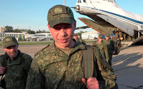 Russland und die Ukraine haben ihren bisher größten Gefangenenaustausch seit Kriegsbeginn durchgezogen. - Foto: Uncredited/Russian Defense Ministry Press Service/AP/dpa