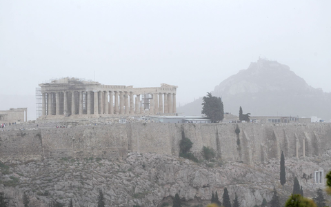 Stürmische Südwinde hatten zuletzt große Mengen feinen Wüstensands aus der Sahara nach Griechenland getragen. - Foto: Aristidis Vafeiadakis/ZUMA Press Wire/dpa