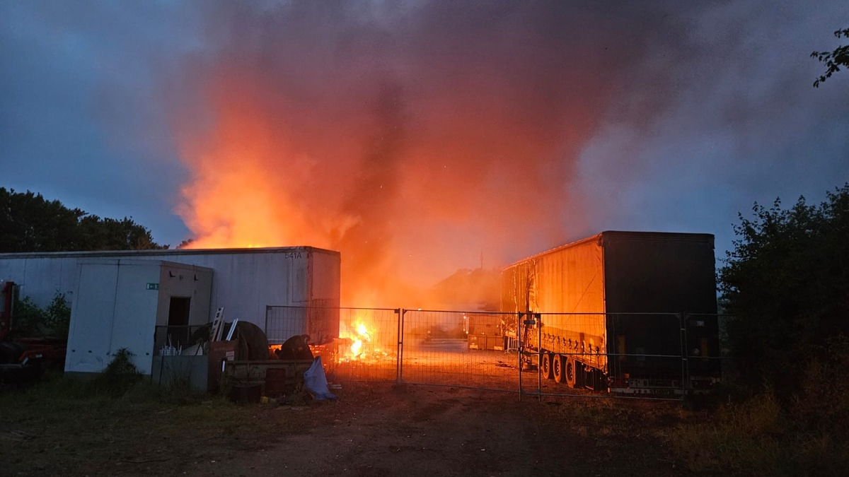 POL-HI: Wohnmobilbrand in Hoheneggelsen - Foto: presseportal.de