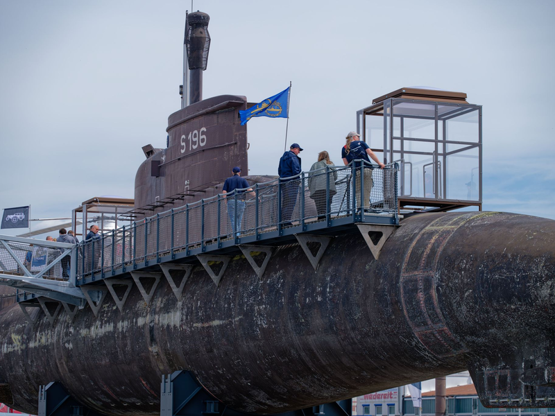 Die Reise von U17 von Kiel nach Sinsheim hatten Tausende Menschen entlang der Strecke verfolgt. - Foto: Uwe Anspach/dpa