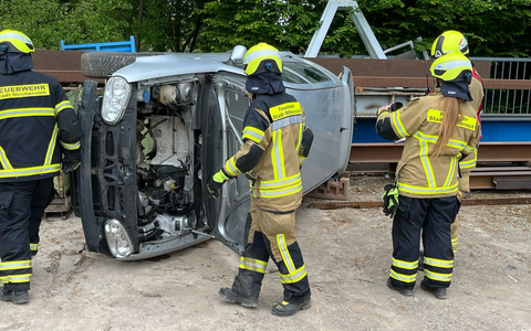 FW Mechernich: ZugĂŒbung des Löschzugs 2 der Stadt Mechernich am 17. Mai 2025 - Foto: presseportal.de FW Mechernich: ZugĂŒbung des Löschzugs 2 der Stadt Mechernich am 17. Mai 2025 - Foto: presseportal.de