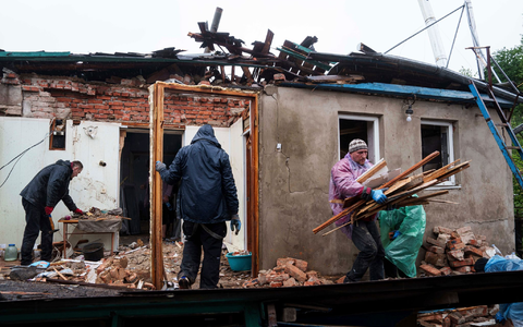 Russland hat die Ukraine zwei Nächte in Folge massiv mit Raketen und Drohnen angegriffen. - Foto: Evgeniy Maloletka/AP/dpa Russland hat die Ukraine zwei Nächte in Folge massiv mit Raketen und Drohnen angegriffen. - Foto: Evgeniy Maloletka/AP/dpa