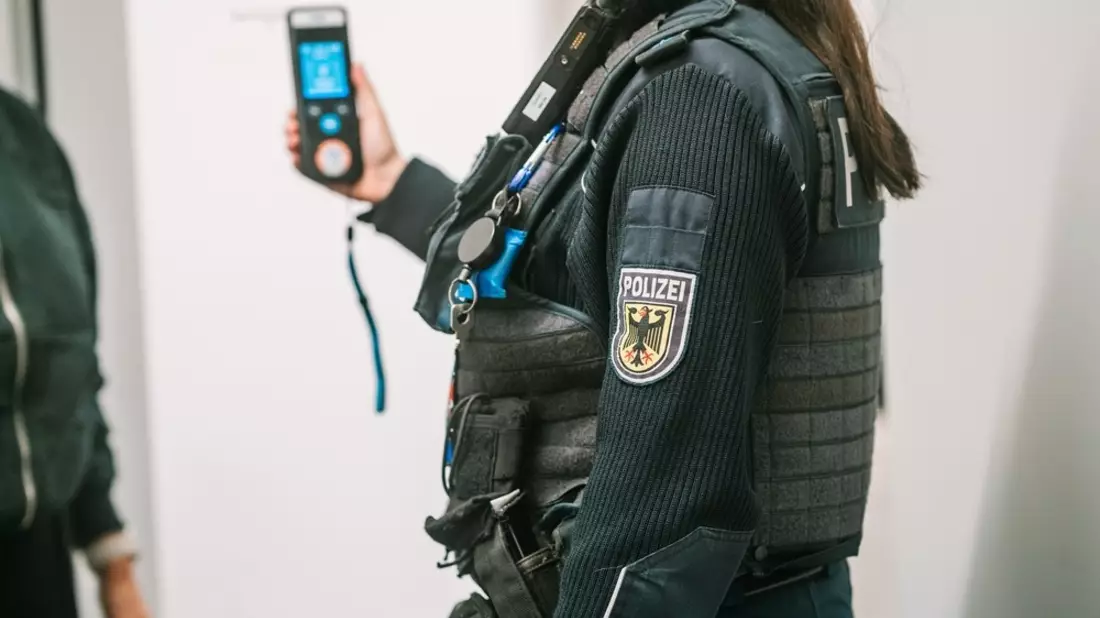 BPOL NRW: Bundespolizei stoppt alkoholisierte Person ohne Fahrerlaubnis in Herzogenrath - Bild: presseportal.de