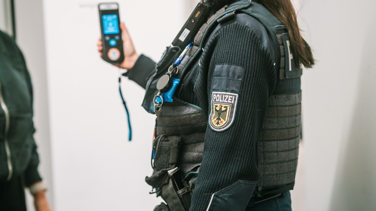 BPOL NRW: Bundespolizei stoppt alkoholisierte Person ohne Fahrerlaubnis in Herzogenrath - Foto: presseportal.de