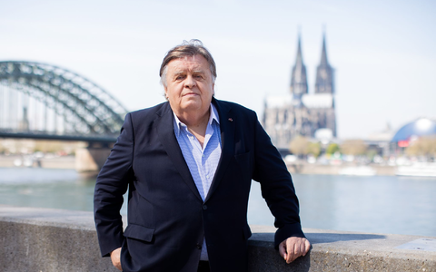 Helmut Thoma im Jahr 2019 in Köln. - Foto: Rolf Vennenbernd/dpa