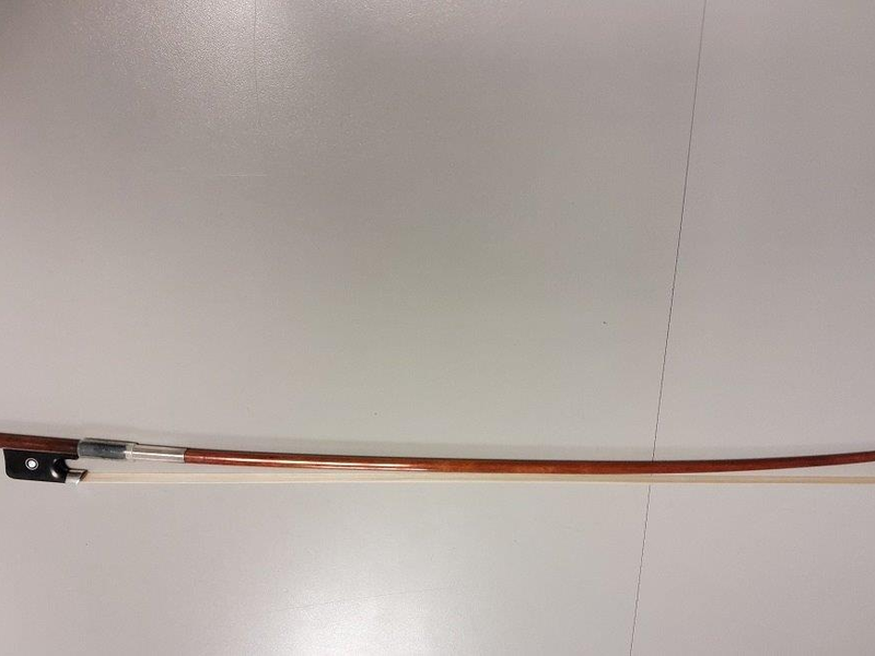 BPOL NRW: Im Zug vergessen - Bundespolizei stellt hochwertige Musikinstrumente sicher - Foto: presseportal.de