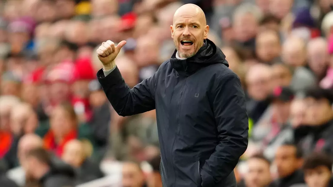 Erik ten Hag unterschrieb in Leverkusen bis Ende Juni 2027. - Bild: Jon Super/AP/dpa