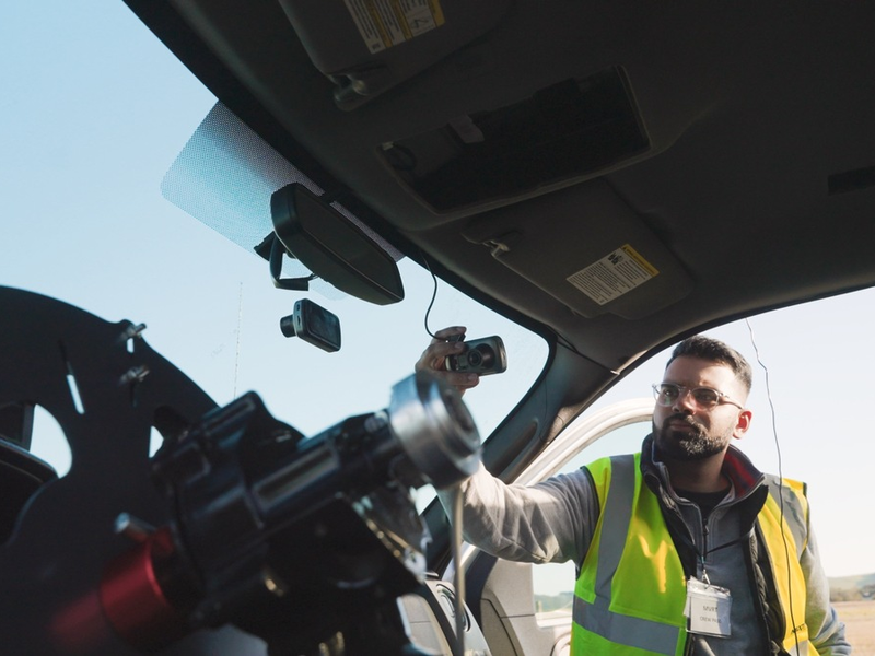TV Sendung Crashtest Extrem - Aufwändiger Kollisionsversuch von Nextbase gibt bei WELT TV anschauliche Einblicke in Massenkarambolagen - Foto: presseportal.de