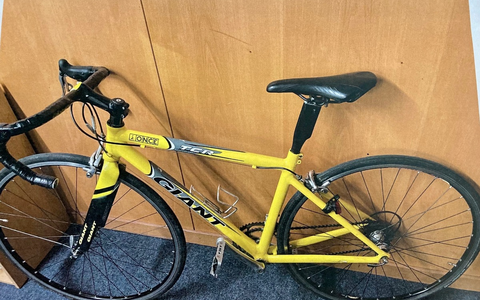 POL-LIP: Bad Salzuflen. Rennrad des Herstellers Giant - Eigentümer gesucht. - Foto: presseportal.de