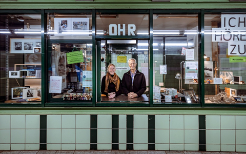 ZDF-Reportage Leben ist mehr! über Zuhör-Kiosk in Hamburg an Christi Himmelfahrt - Foto: presseportal.de ZDF-Reportage Leben ist mehr! über Zuhör-Kiosk in Hamburg an Christi Himmelfahrt - Foto: presseportal.de