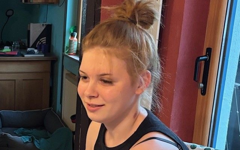 POL-GI: Lahn-Dill-Kreis: 15-jährige Leah Schönfeld aus Aßlar vermisst Aussehen verändert ! - Foto: presseportal.de POL-GI: Lahn-Dill-Kreis: 15-jährige Leah Schönfeld aus Aßlar vermisst Aussehen verändert ! - Foto: presseportal.de
