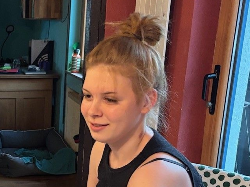 POL-GI: Lahn-Dill-Kreis: 15-jährige Leah Schönfeld aus Aßlar vermisst Aussehen verändert ! - Foto: presseportal.de