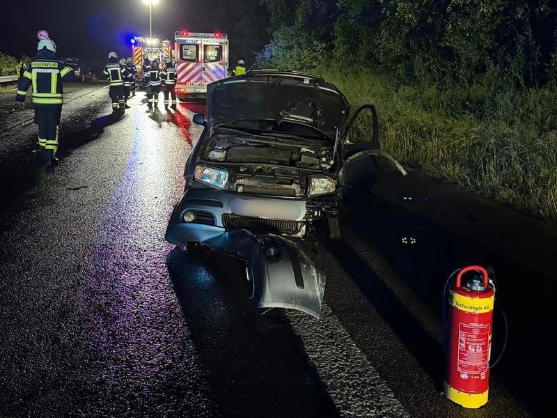 FW-EN: Schwerer Verkehrsunfall auf der BAB 43 & Umweltschutzeinsatz durch Hydraulikproblem an Schwertransporter - Foto: presseportal.de