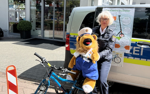 POL-KB: Bad Wildungen - Polizei und Ordnungsamt kontrollieren E-Bikes und Scooter, Polizei bietet Fahrradcodierungen an - Foto: presseportal.de POL-KB: Bad Wildungen - Polizei und Ordnungsamt kontrollieren E-Bikes und Scooter, Polizei bietet Fahrradcodierungen an - Foto: presseportal.de