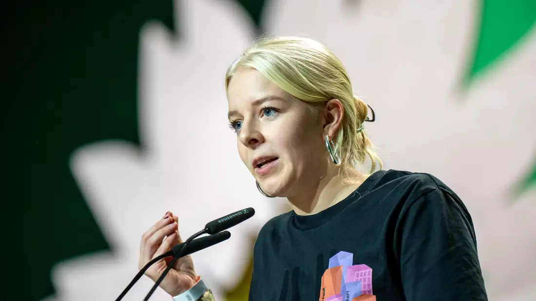 Co-Chefin der Grünen Jugend, Jette Nietzard, hat sich für ein Video zu Israel entschuldigt. (Archivfoto) - Bild: Michael Kappeler/dpa