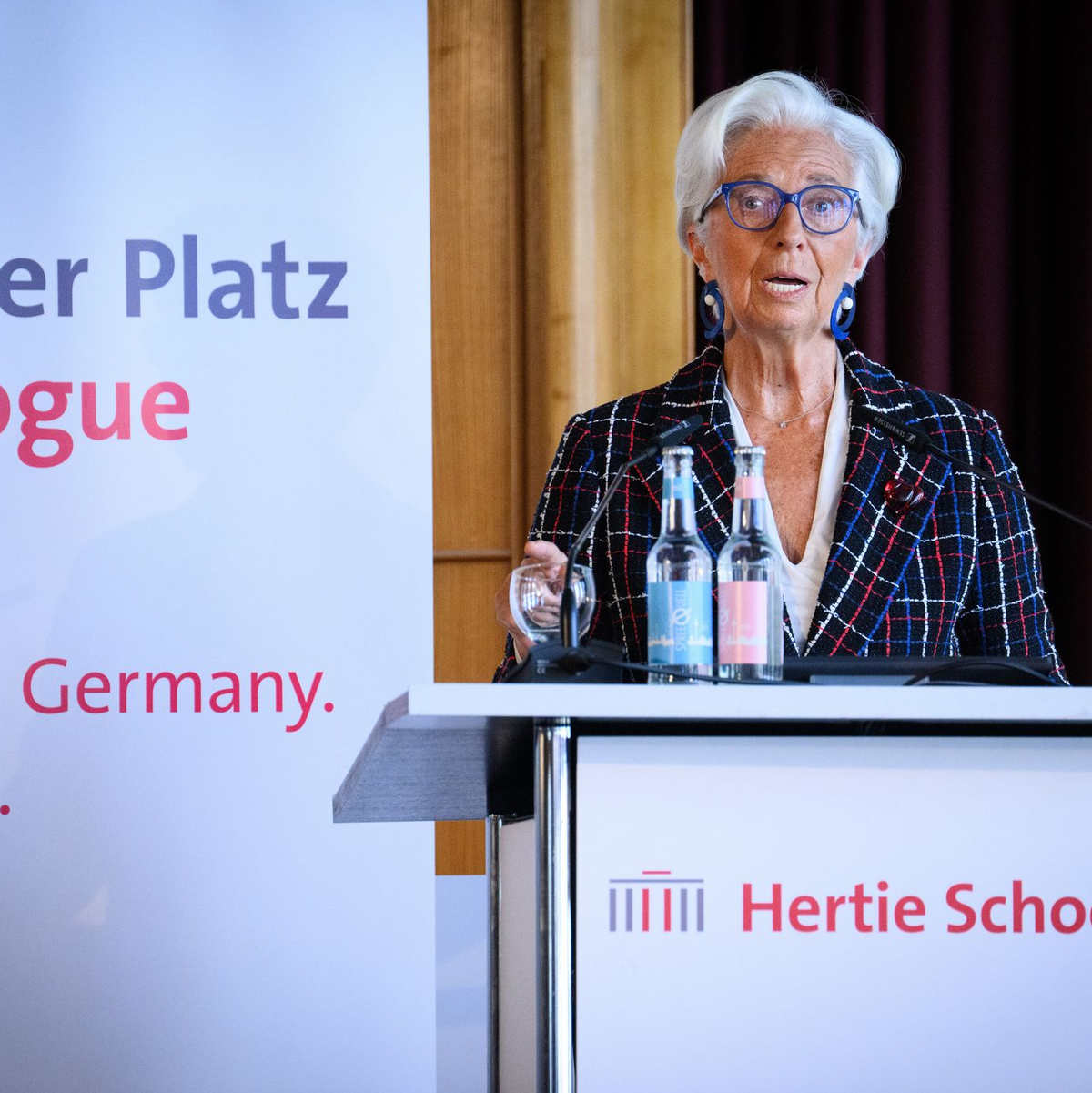 EZB-Präsidentin Christine Lagarde will eine größere internationale Rolle für den Euro  - Foto: Bernd von Jutrczenka/dpa