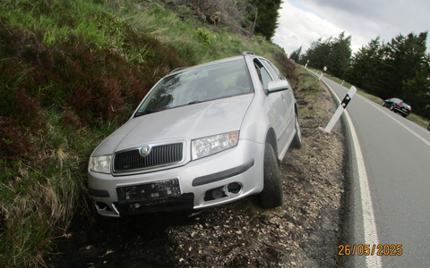 POL-GS: Verkehrsunfall entlang der B242 bei der Magdeburger Hütte - Foto: presseportal.de