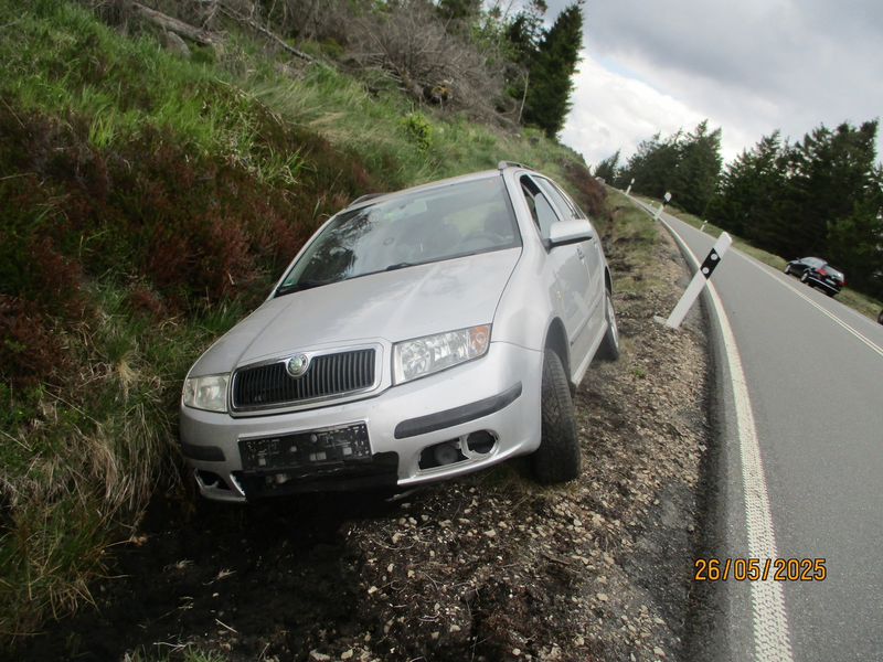 POL-GS: Verkehrsunfall entlang der B242 bei der Magdeburger Hütte - Foto: presseportal.de